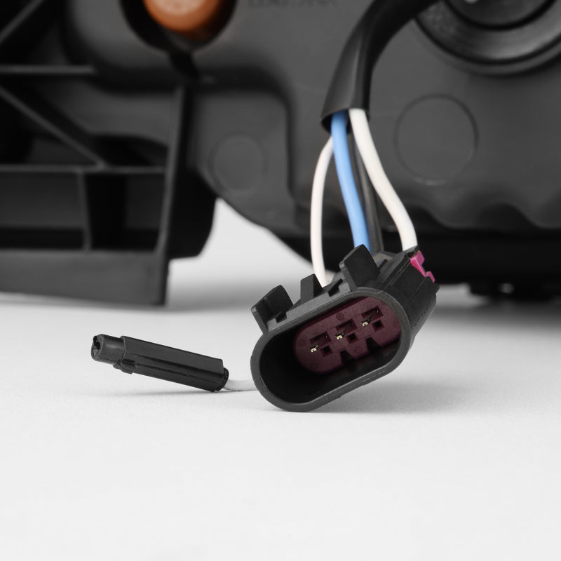 AlphaRex 17-19 Ford F-250/350/450/550 Super Duty LUXX-Series LED Proj Headlights Blk w/SS & SBDRL