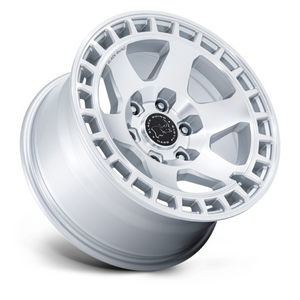 BAHARI 17X8.5 6X5.5 106 +25 G-SLV MCH